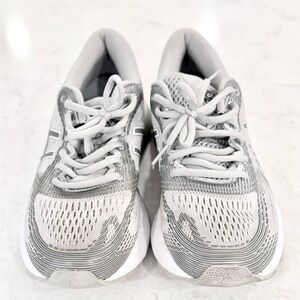ASICS women’s Gel-Nimbus 21 cloud gray platinum sneakers running shoes 8.5